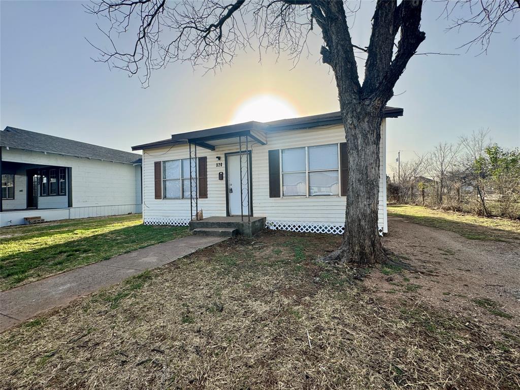 526 Graham Street Property Photo