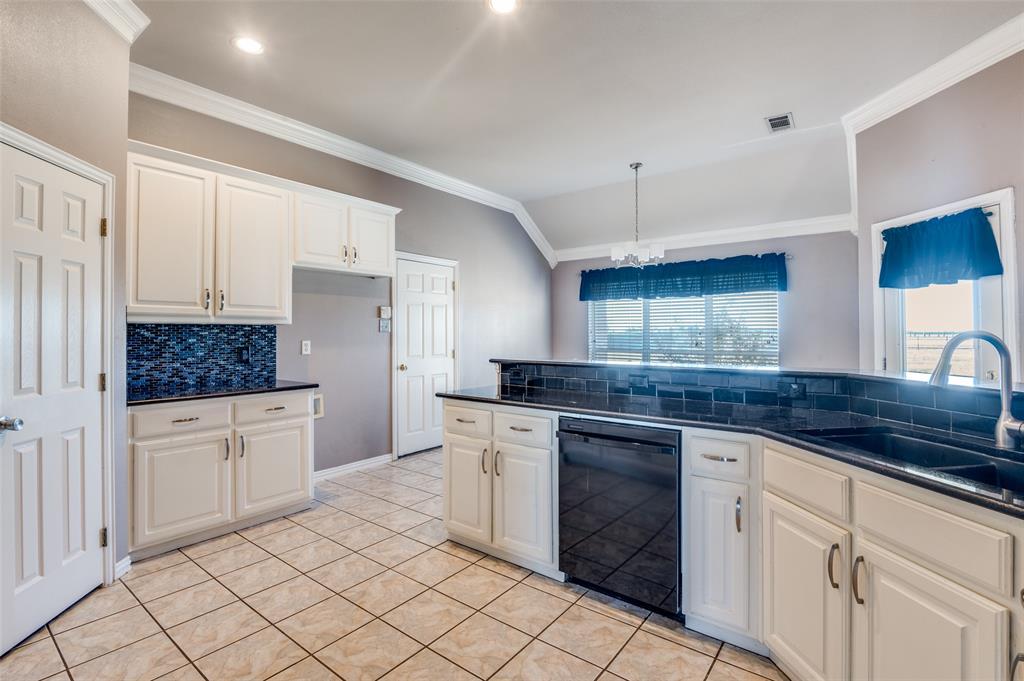 8934 Colonial Drive Property Photo 6