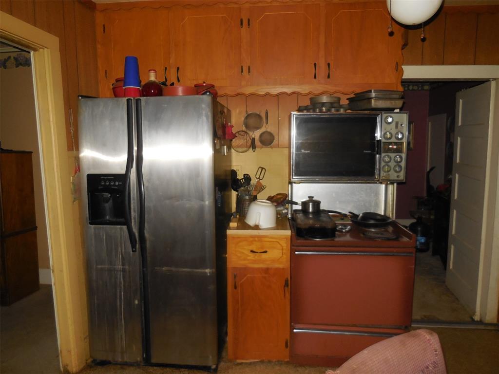610 W Main Street Property Photo 9