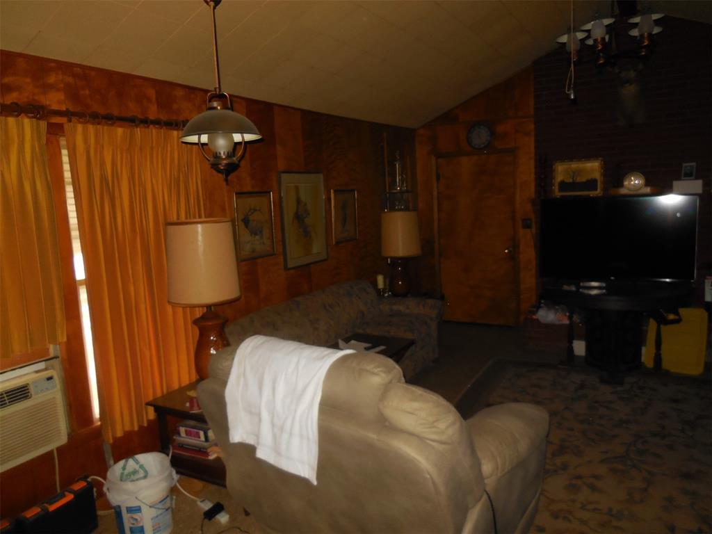 610 W Main Street Property Photo 15