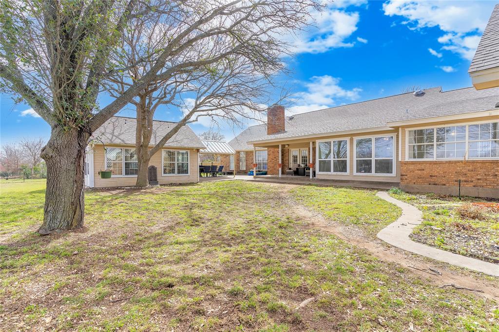 925 S Nolan River Road Property Photo 16