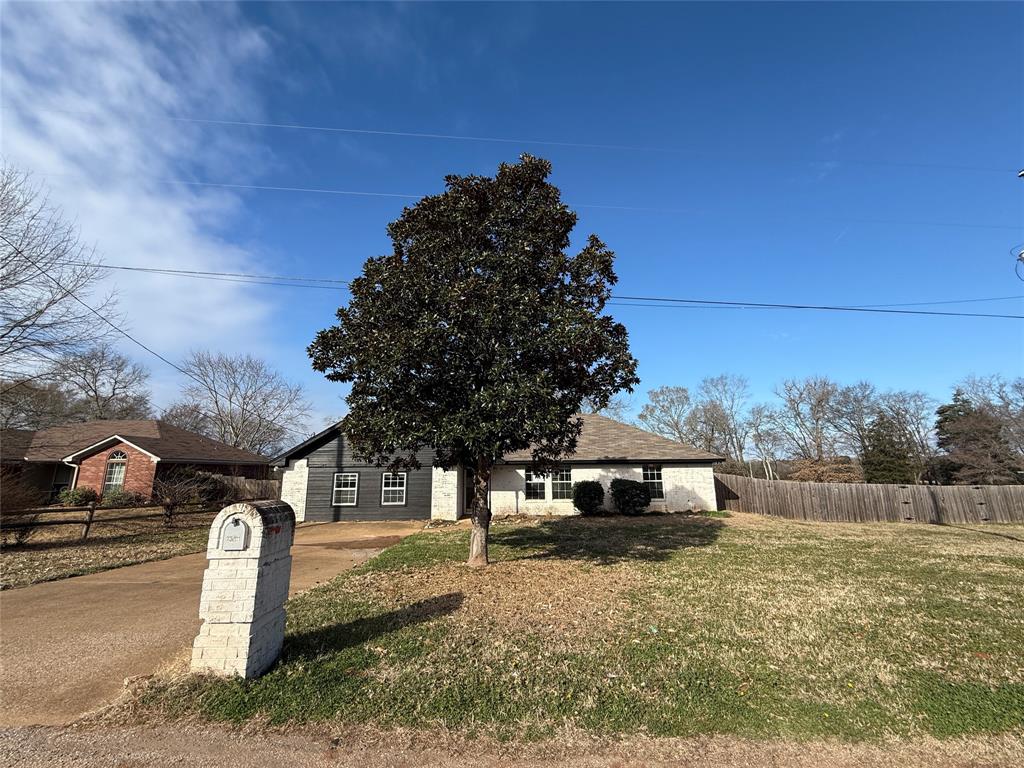 259 County Road 4220 Property Photo