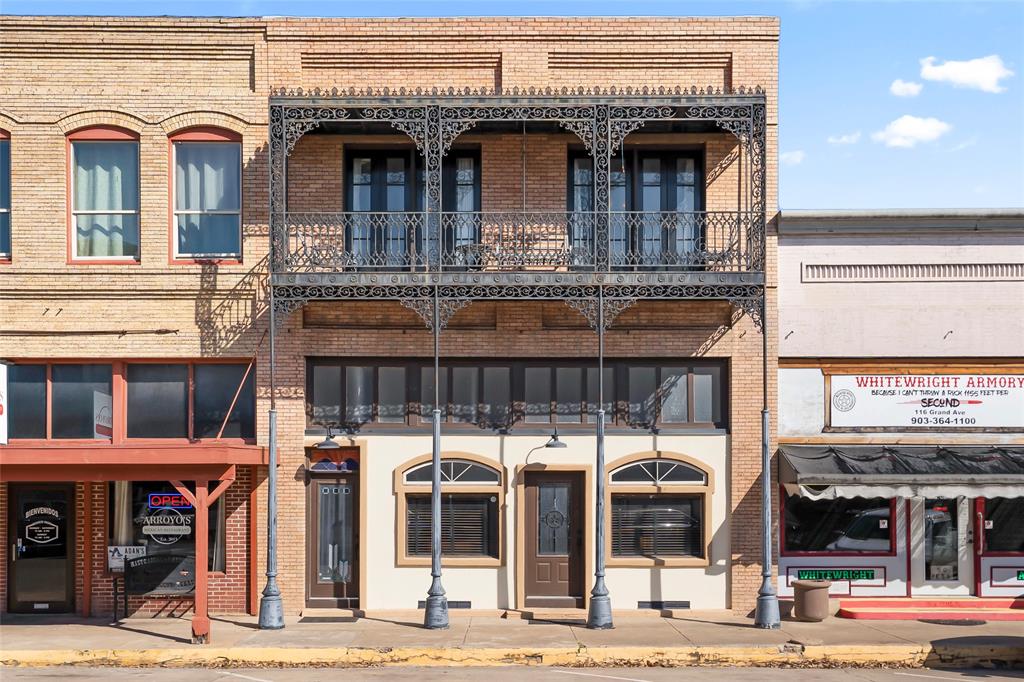 118 W Grand Street Property Photo
