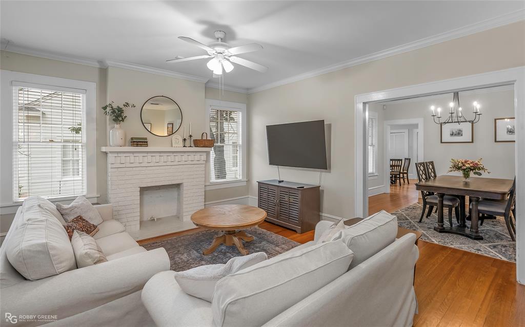 624 Oneonta Street Property Photo 8