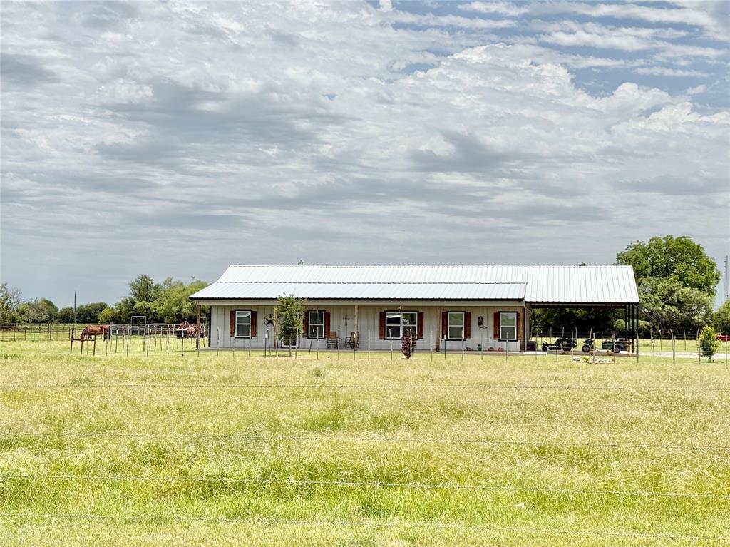 2144 Private Road 1122 Property Photo