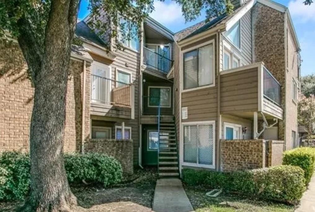 9801 Walnut Street Property Photo