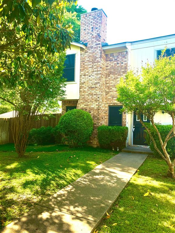 2433 Kingsford Court Property Photo