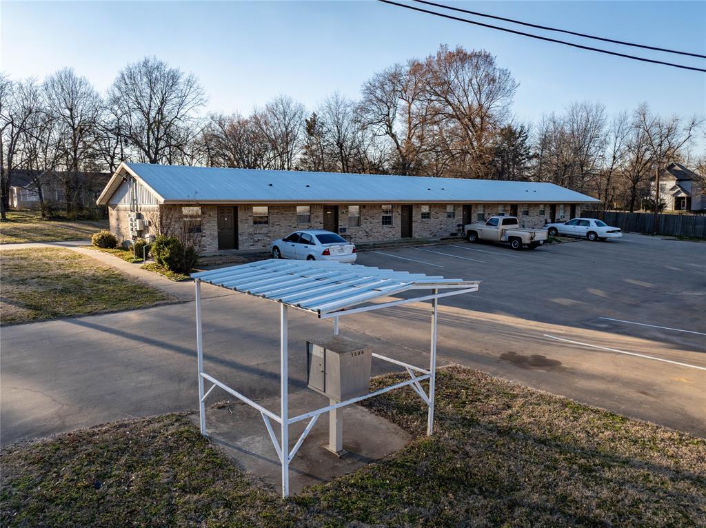 1306 Bonham Property Photo