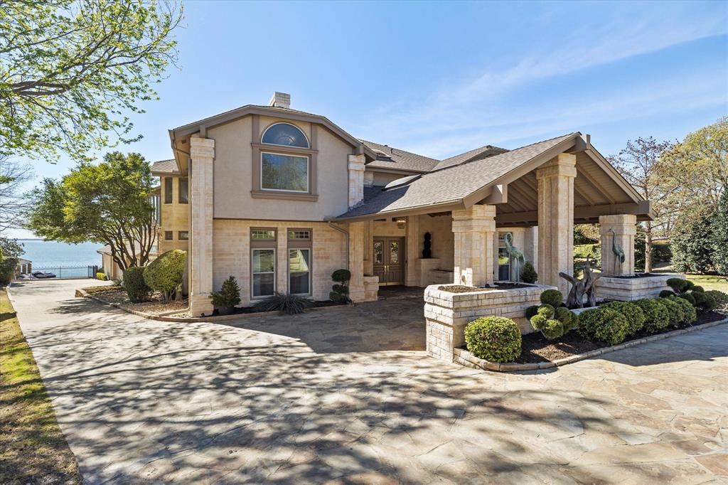 16 Lakeway Drive Property Photo 1