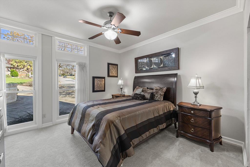16 Lakeway Drive Property Photo 28