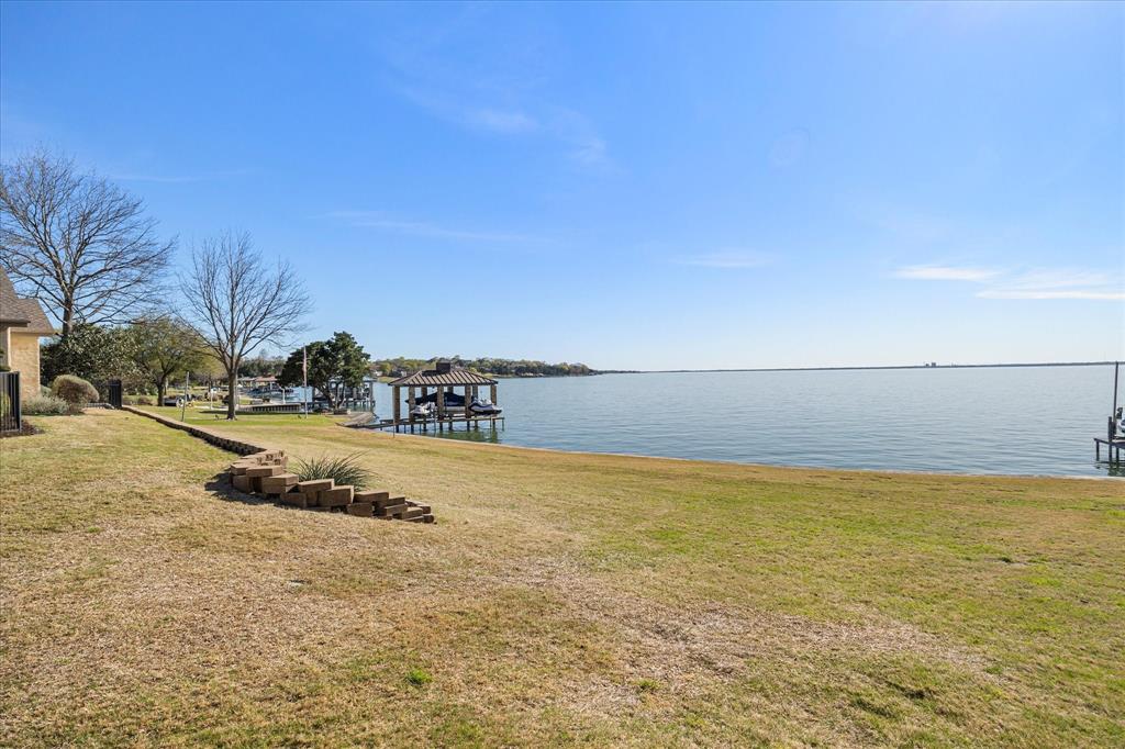 16 Lakeway Drive Property Photo 37