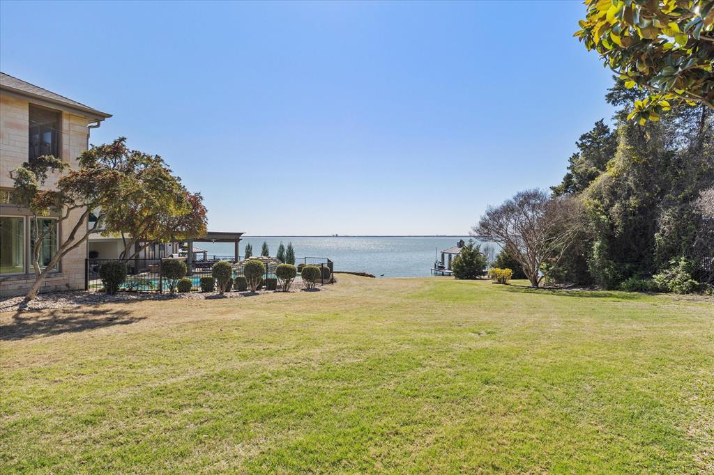 16 Lakeway Drive Property Photo 38