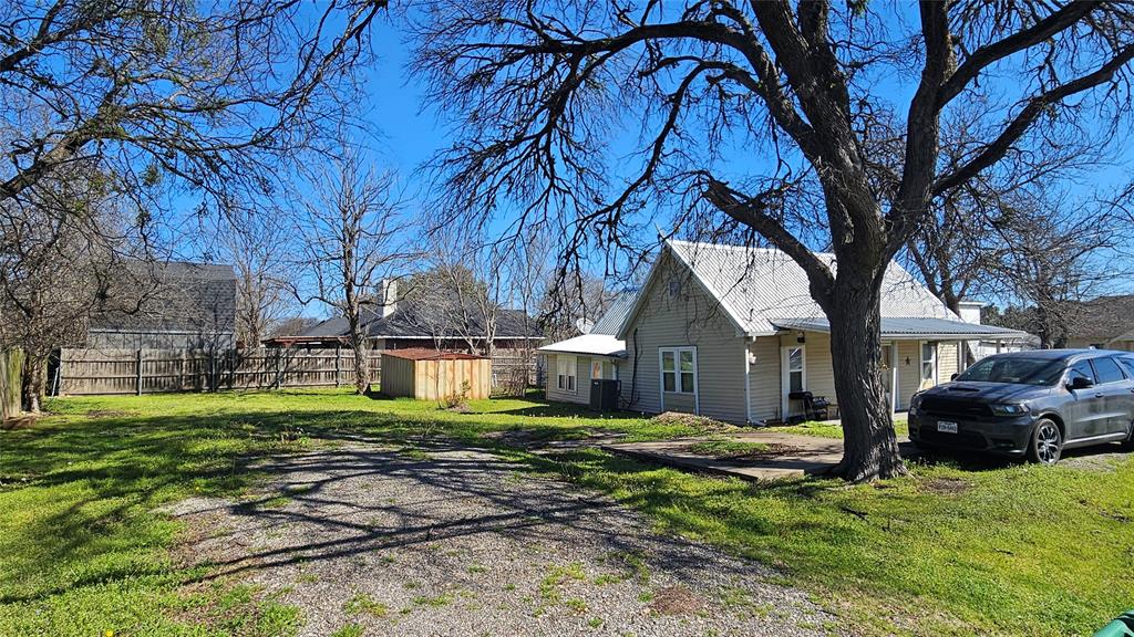 409 E 7th Street Property Photo