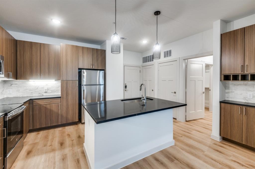 512 N Ewing Avenue Property Photo