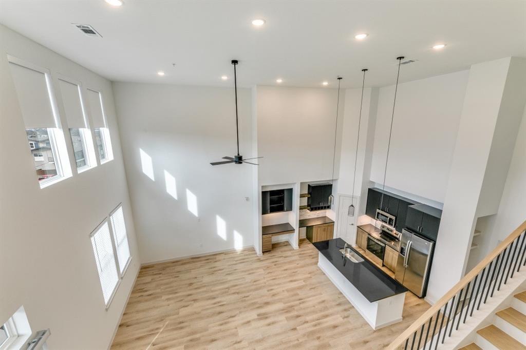 512 N Ewing Avenue Property Photo