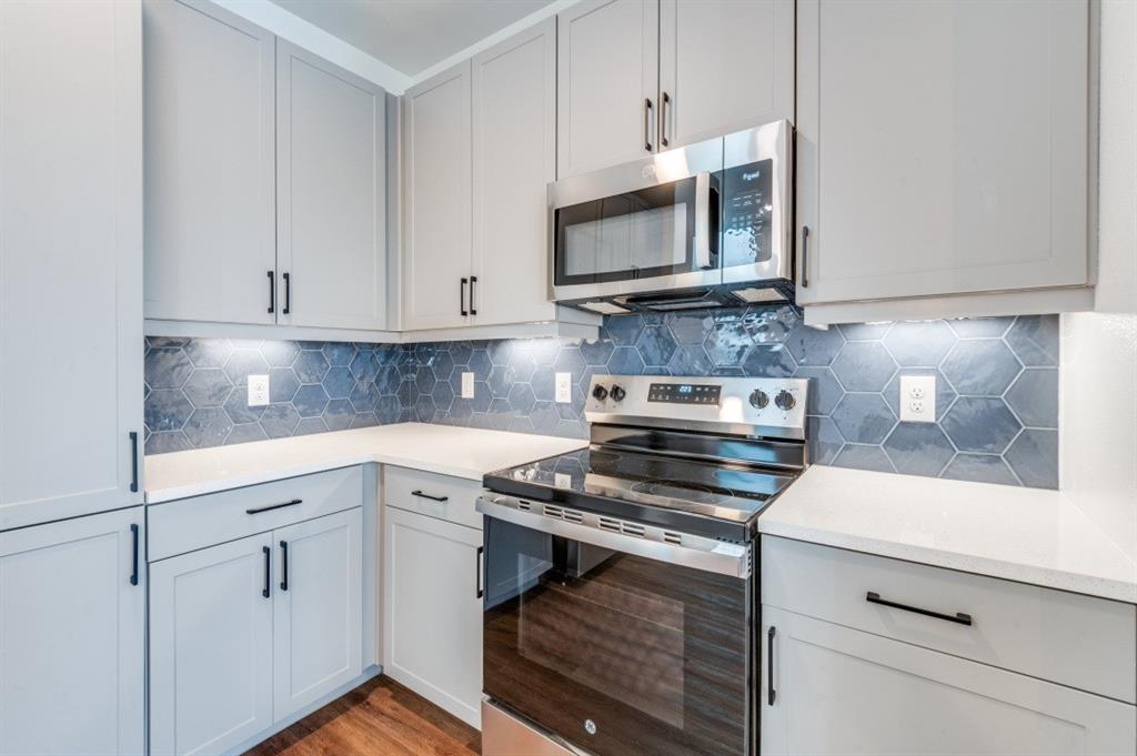 627 N Lancaster Avenue Property Photo