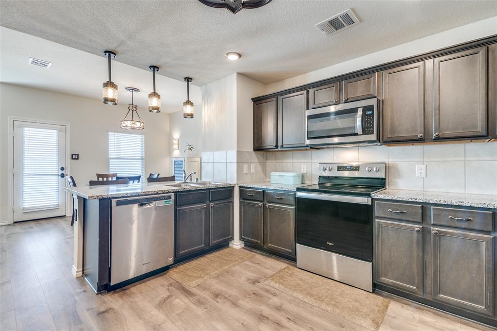 2423 Karnack Drive Property Photo 10