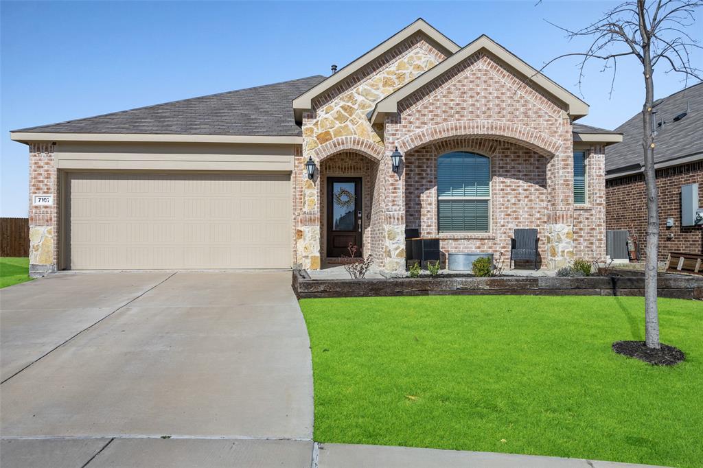 7101 Crepe Myrtle Avenue Property Photo 1