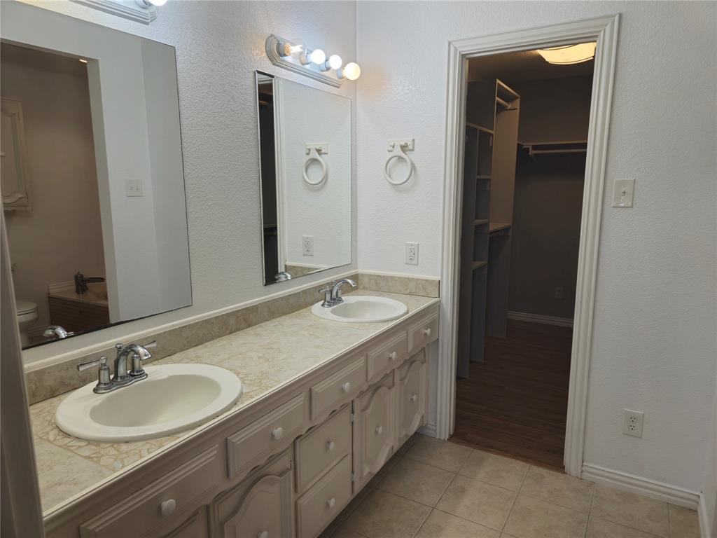 1001 N Atkins Drive Property Photo 9