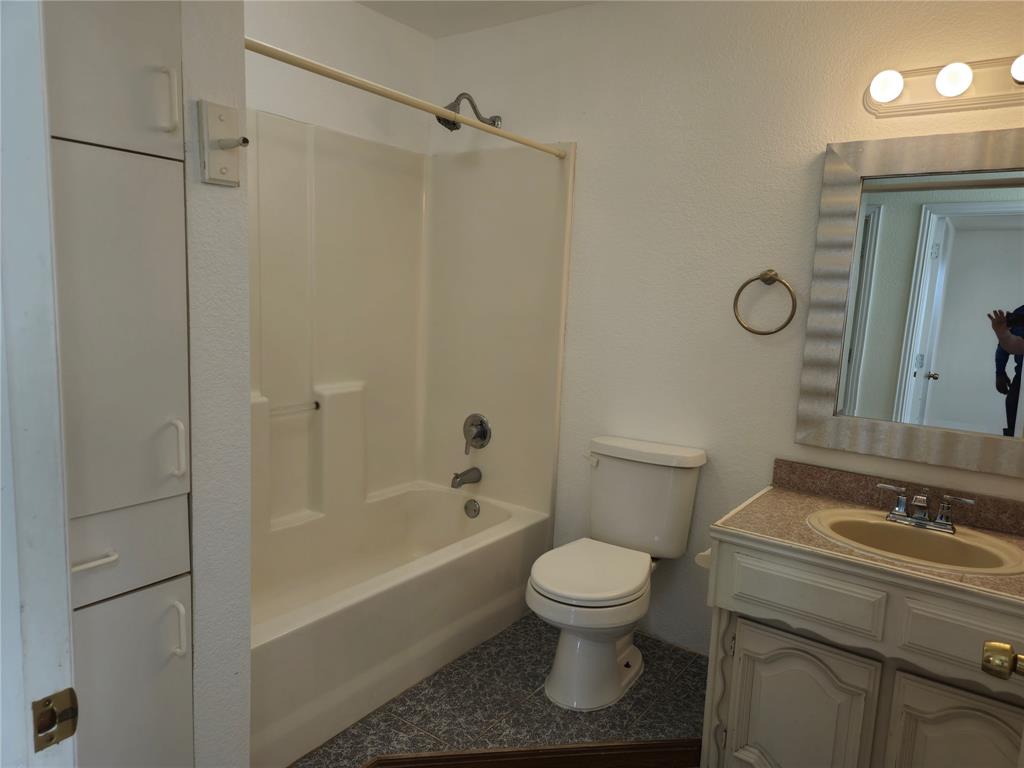 1001 N Atkins Drive Property Photo 13