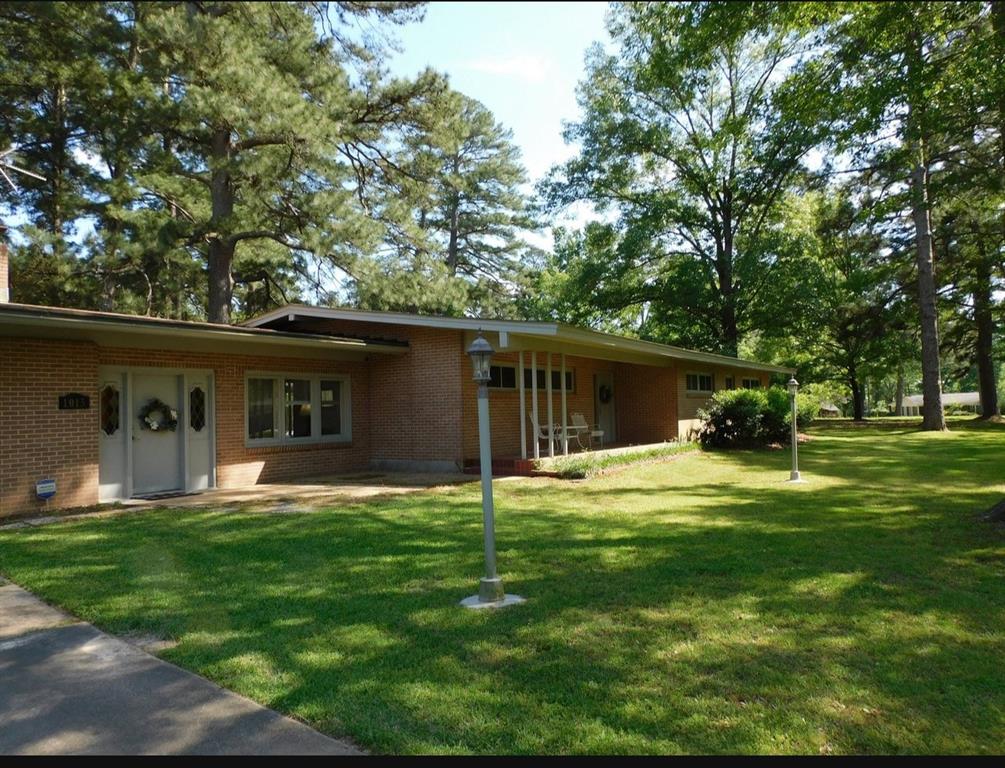 1015 Highland Drive Property Photo