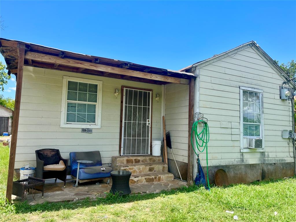 703 N Dwight Avenue Property Photo