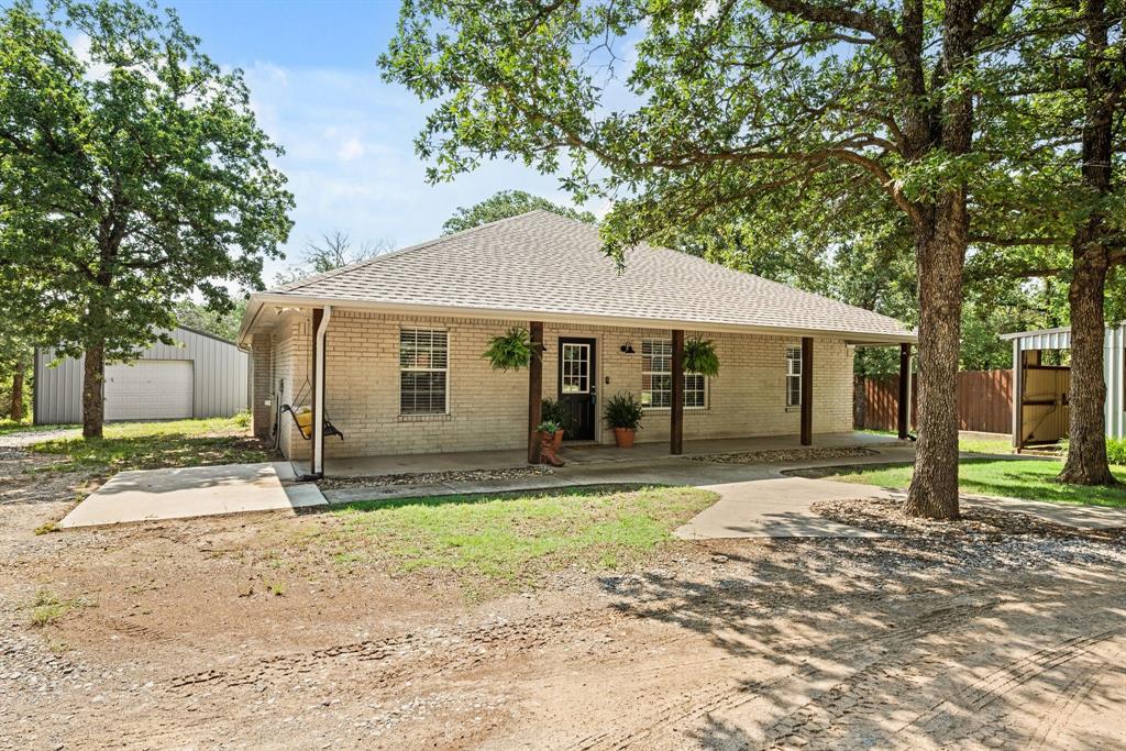 640 County Road 3581 Property Photo 1