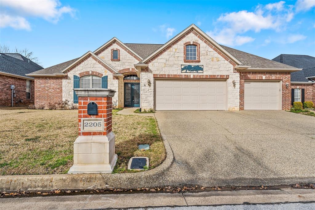 2205 Dover Property Photo