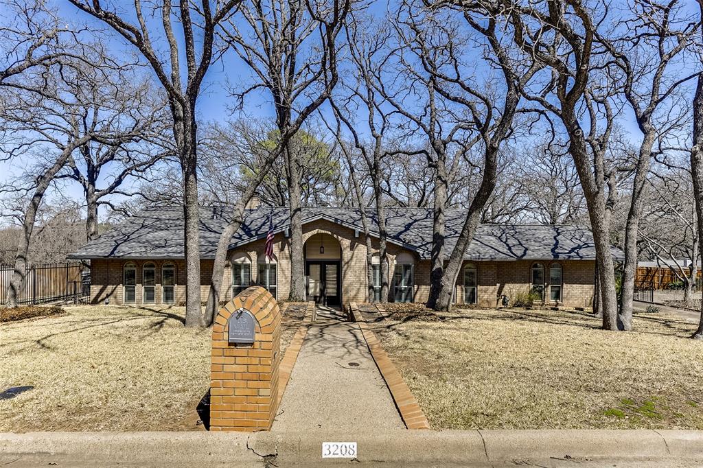 3208 Cambridge Drive Property Photo