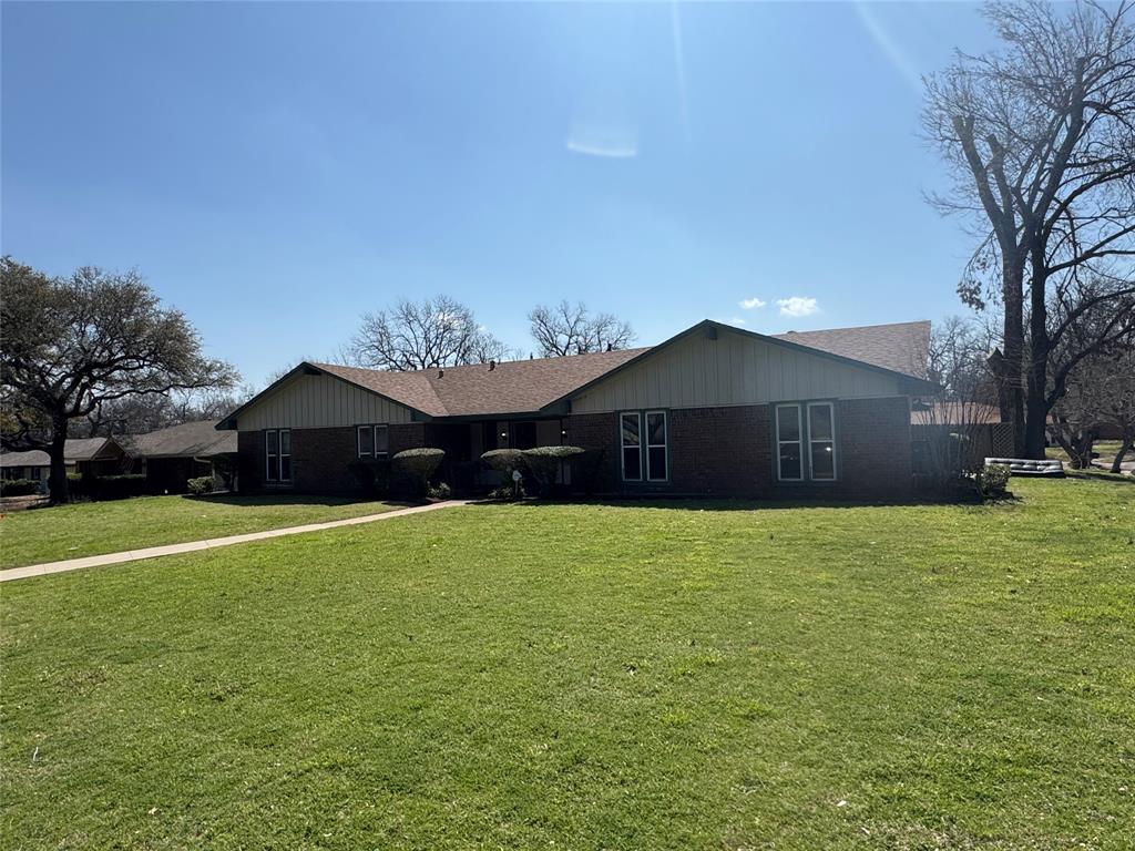 2600 Briarwood Drive Property Photo