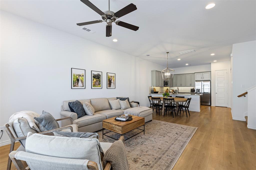 2827 Stanley Avenue Property Photo