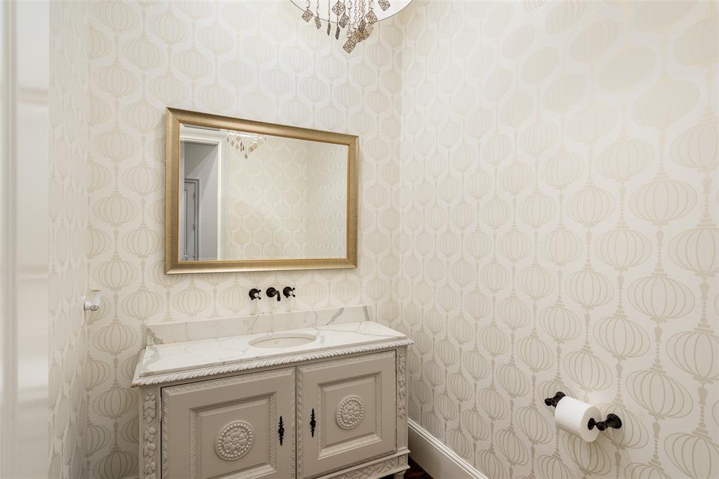 5641 Fairfax Drive Property Photo 24