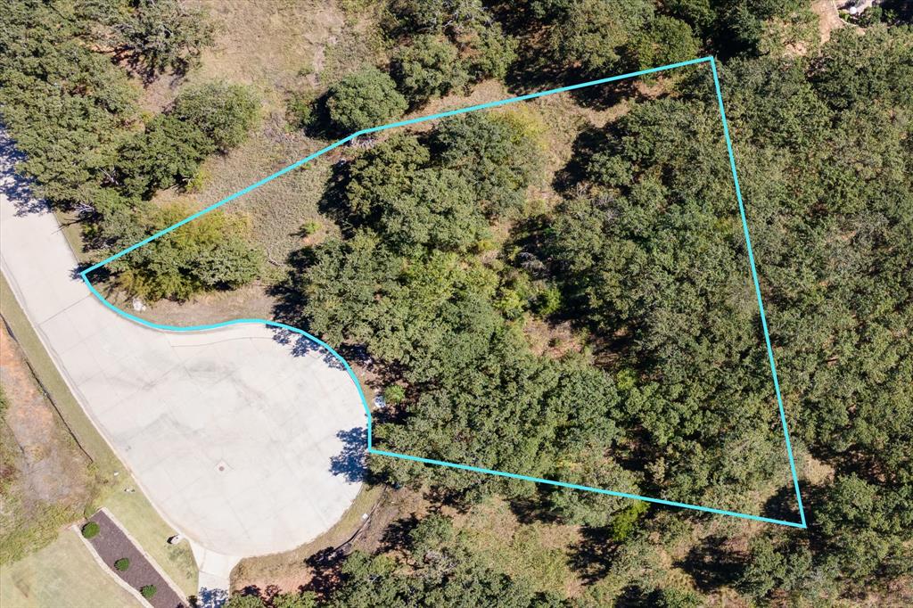 604 Forest View Court Property Photo 4