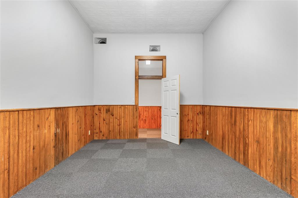206 Chambers Property Photo 12