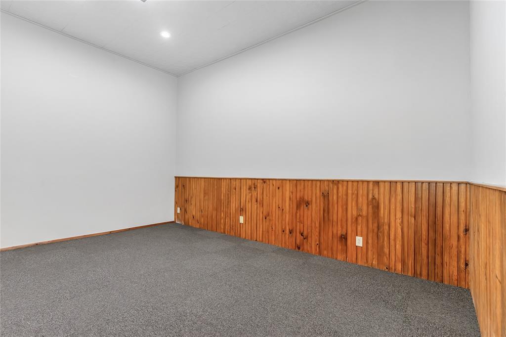 206 Chambers Property Photo 16