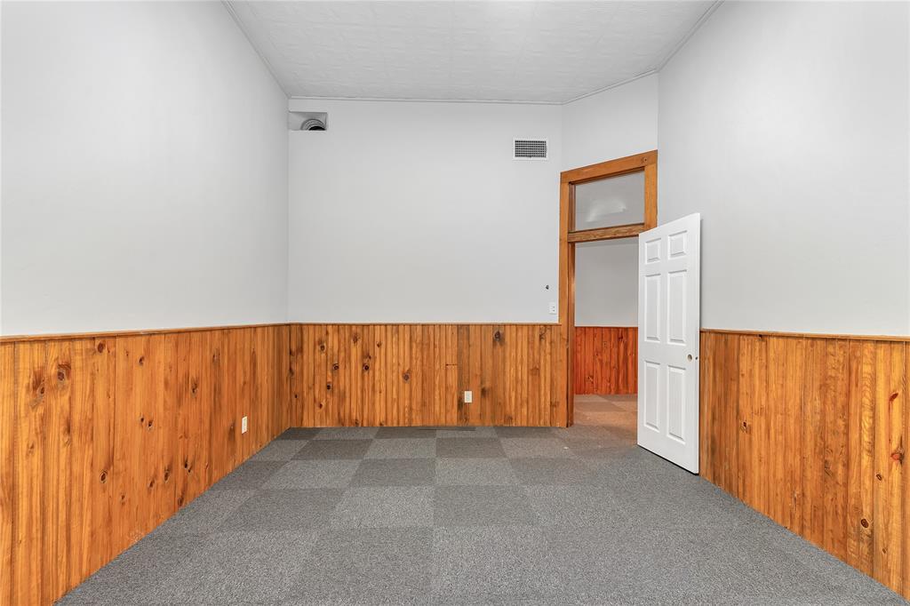 206 Chambers Property Photo 17