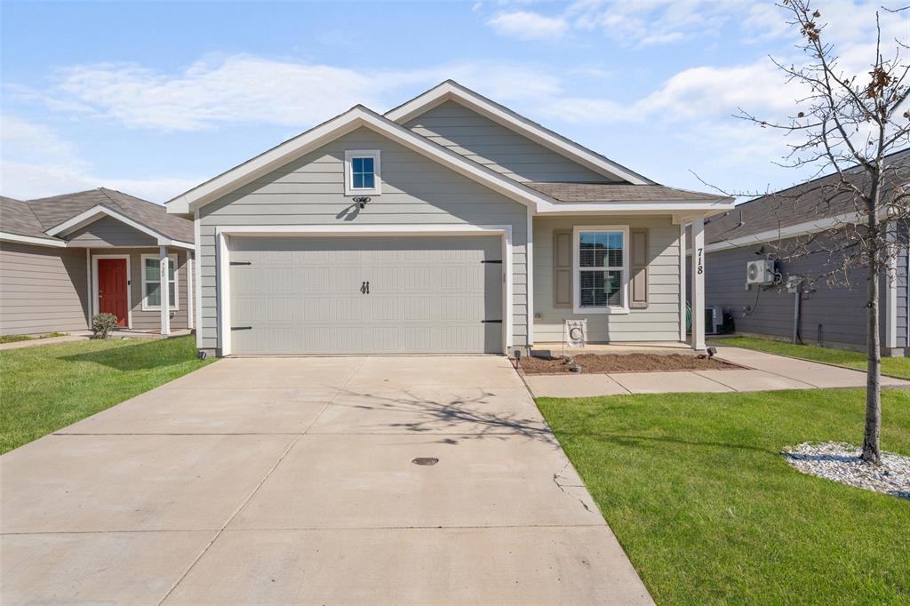 718 Trestle Drive Property Photo 1