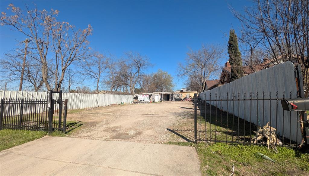 2118 S Beckley Avenue Property Photo