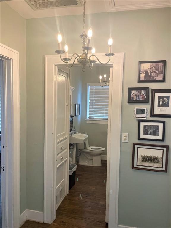 222 N Riverside Drive Property Photo 9