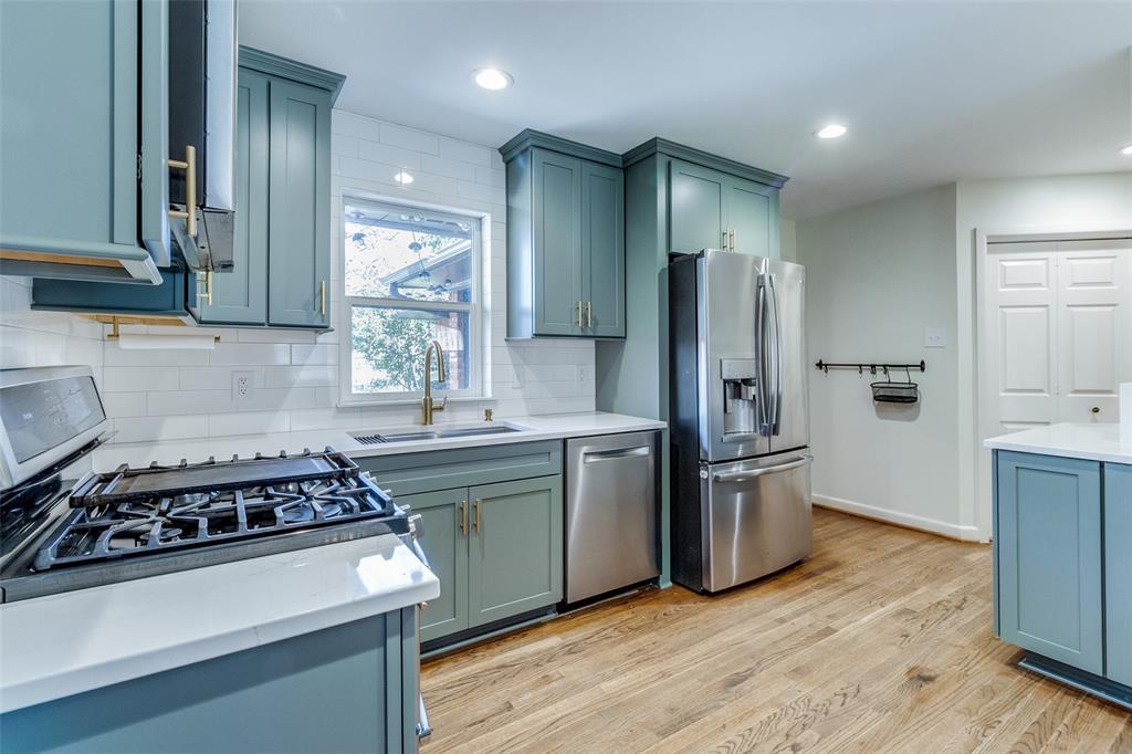7118 Walling Lane Property Photo