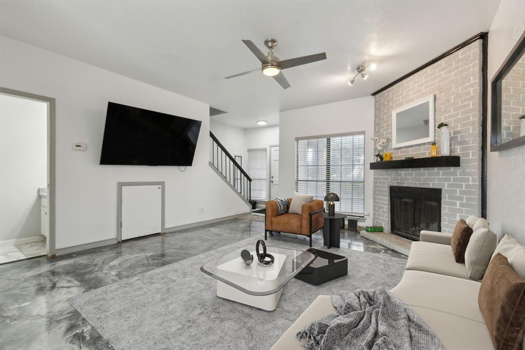 9910 Royal Lane Property Photo