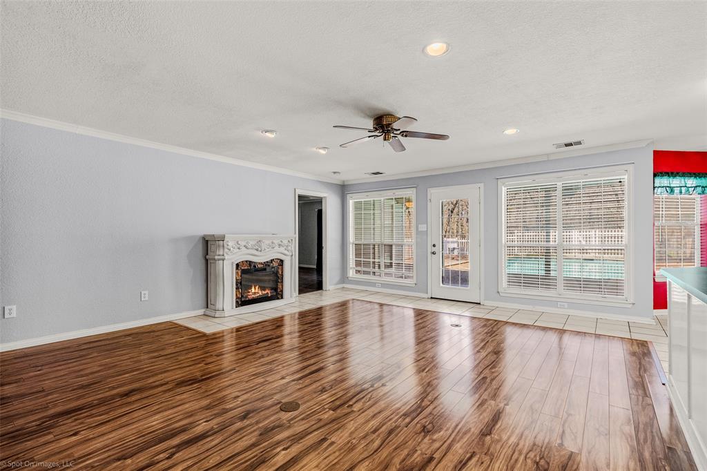 1079 Oak Hollow Lane Property Photo 4
