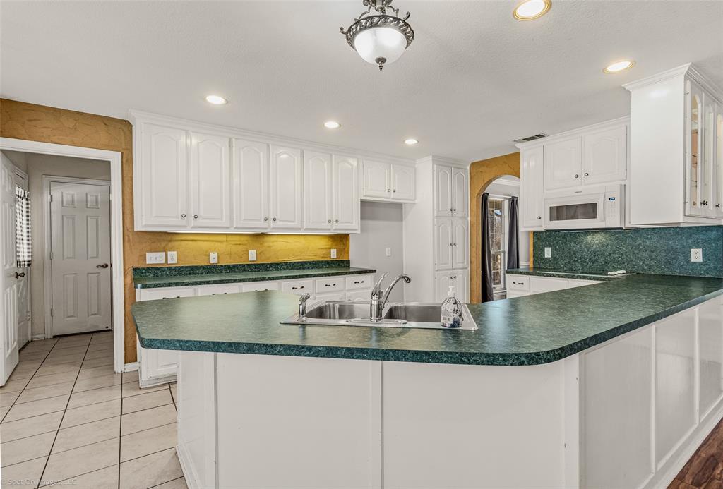 1079 Oak Hollow Lane Property Photo 7