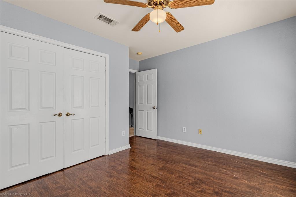 1079 Oak Hollow Lane Property Photo 17