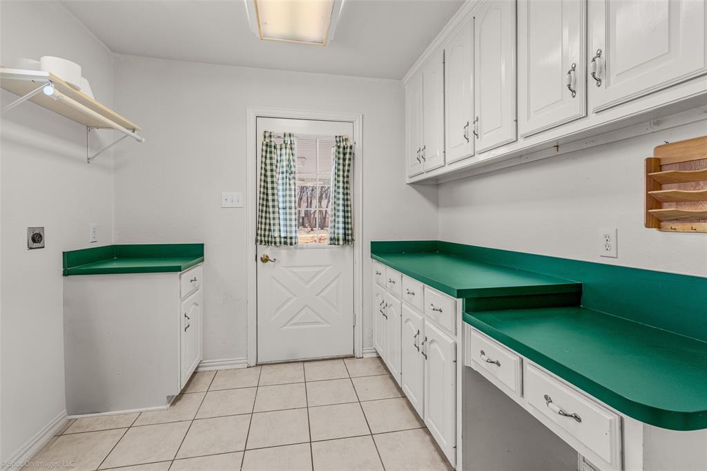 1079 Oak Hollow Lane Property Photo 19