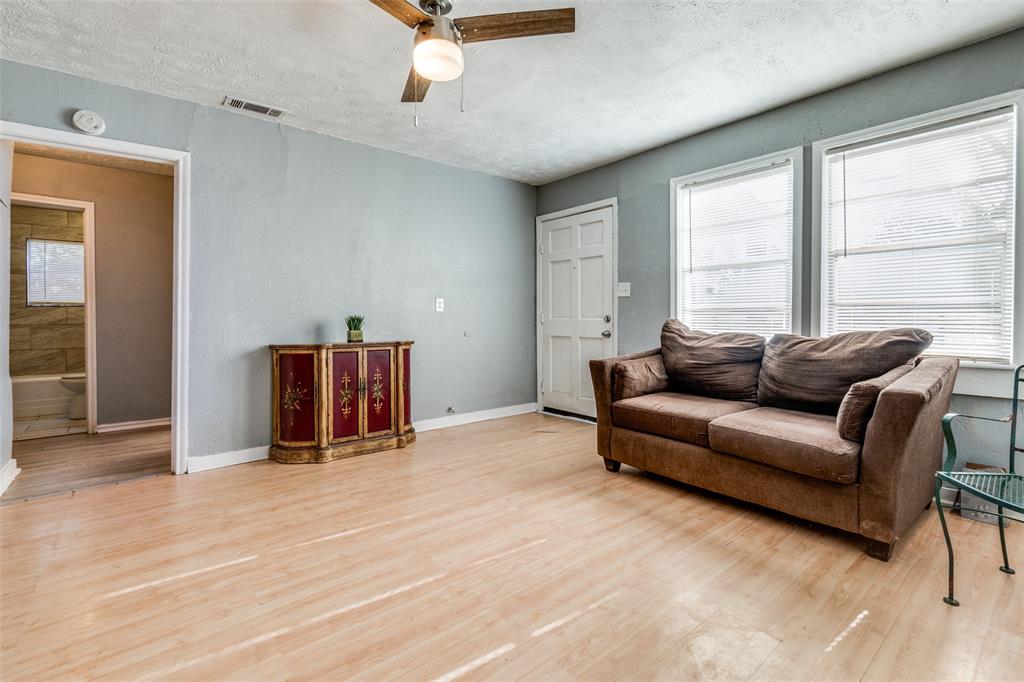 5114 Veterans Drive Property Photo