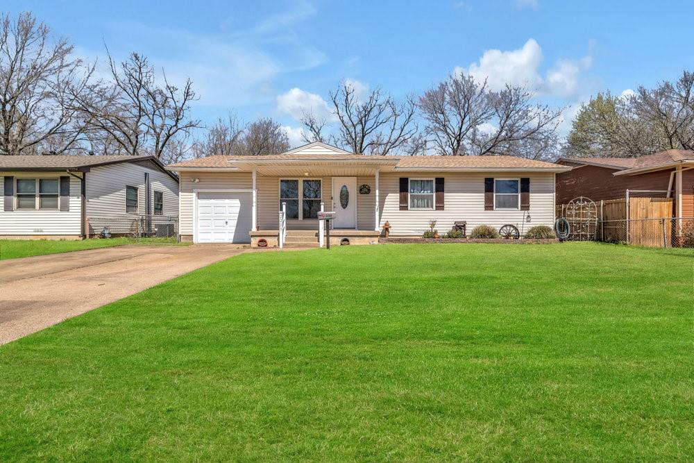 2203 Dennis Street Property Photo