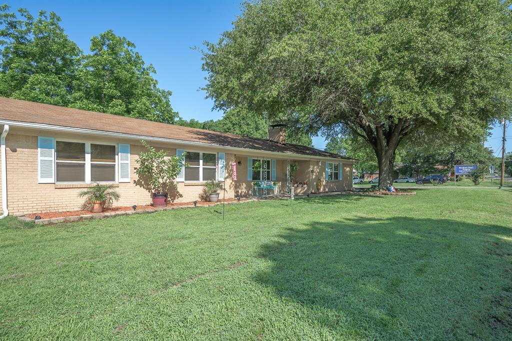 542 S Houston Street Property Photo
