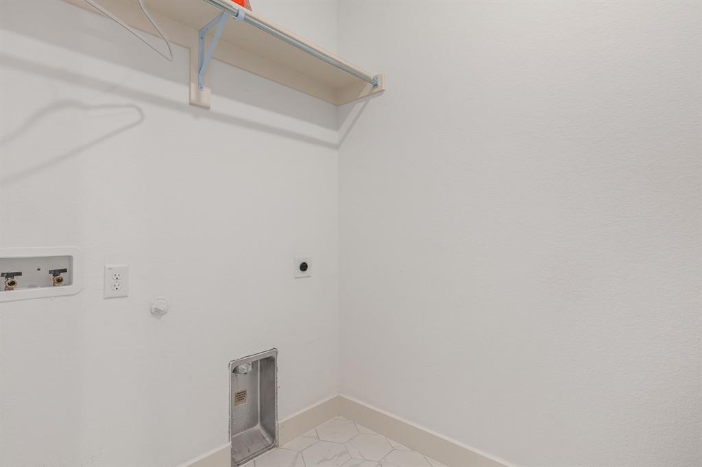 1601 Cedar Berry Drive Property Photo 23