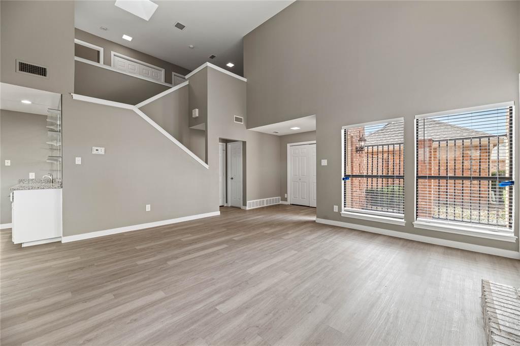 6205 Bellaire Drive Property Photo